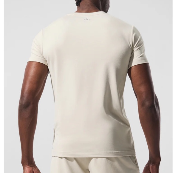 alo Yoga Men’s Conquer Reform Crew Neck Short Sleeve T-Shirt Size Medium Bone - Picture 11 of 11